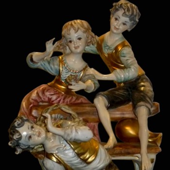 Gruppo di porcellana italiana Capodimonte pastorale