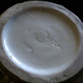 Keramik Imperial Amphora-Basket Vase mit puttos