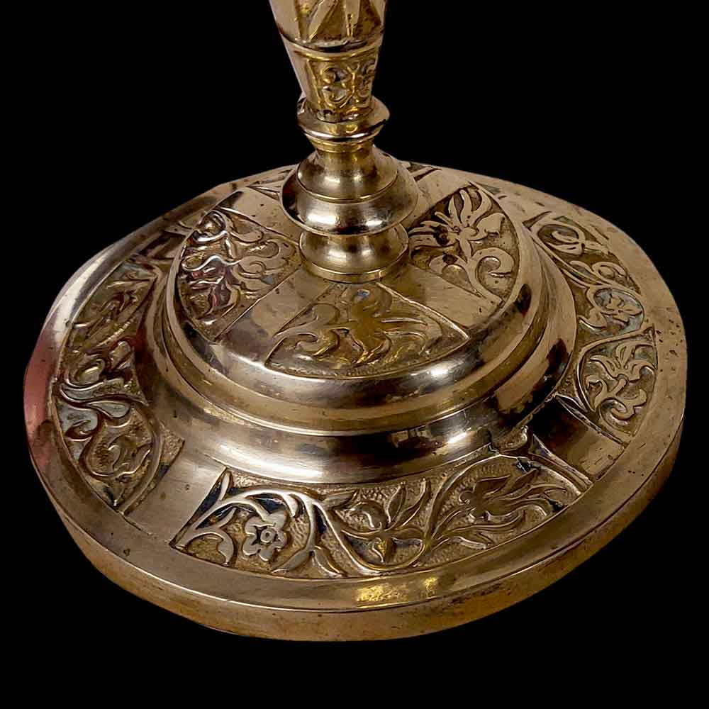 Paire de bougeoirs flambeaux bronze doré d'origine orientale