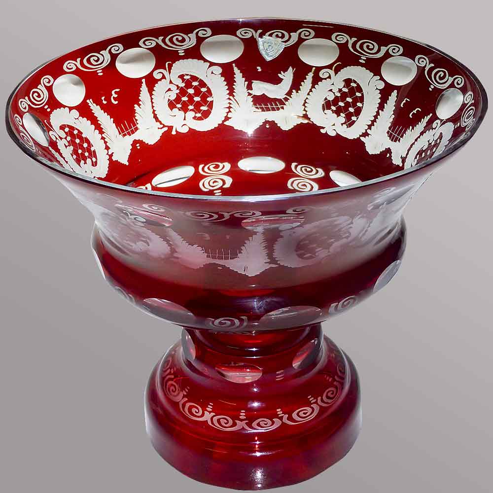 Copa de cristal de bohemia grabada siglo XX