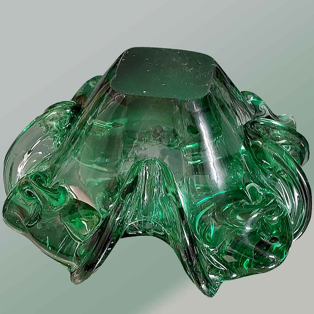 Coupe en cristal de Murano vintage mouvementée d'un vert clair