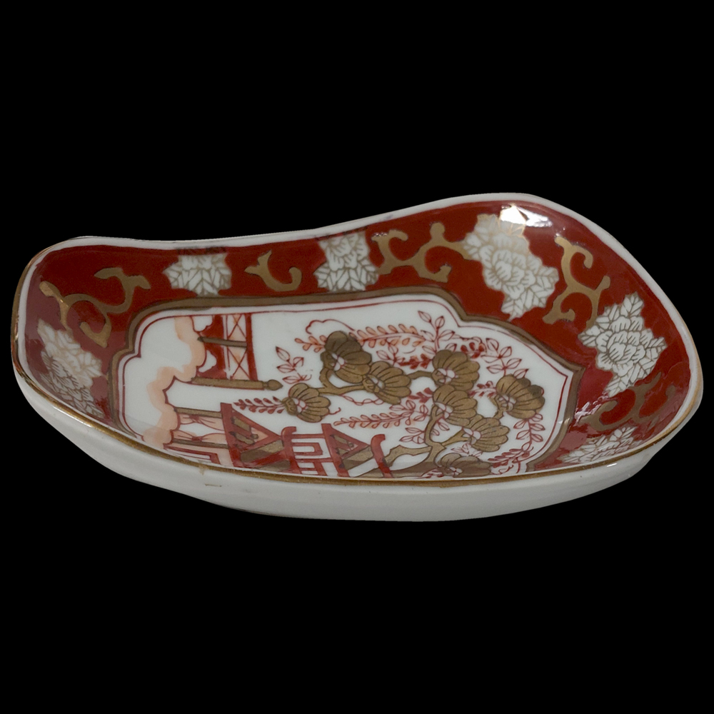 Japanese Kutani-style porcelain cup, 1930