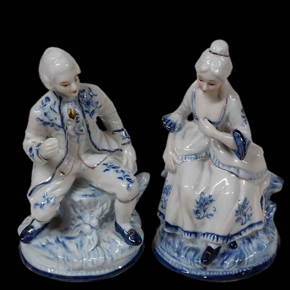 Gallant couple in Capodimonte porcelain signed th. 1920 "the conversation"