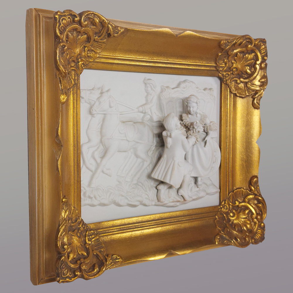 Bajorrelieve de porcelana Meissen biscuit que representa una escena romántica