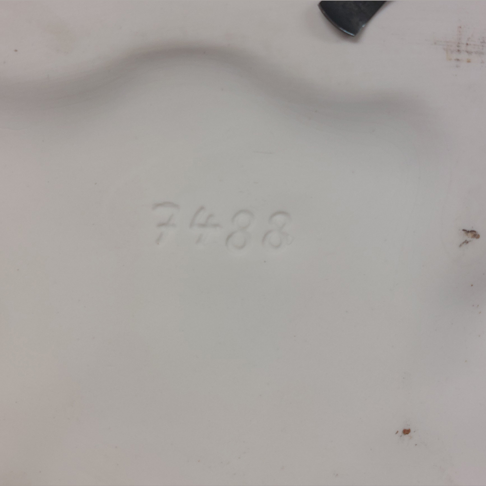 Bajorrelieve de porcelana Meissen biscuit que representa una escena romántica