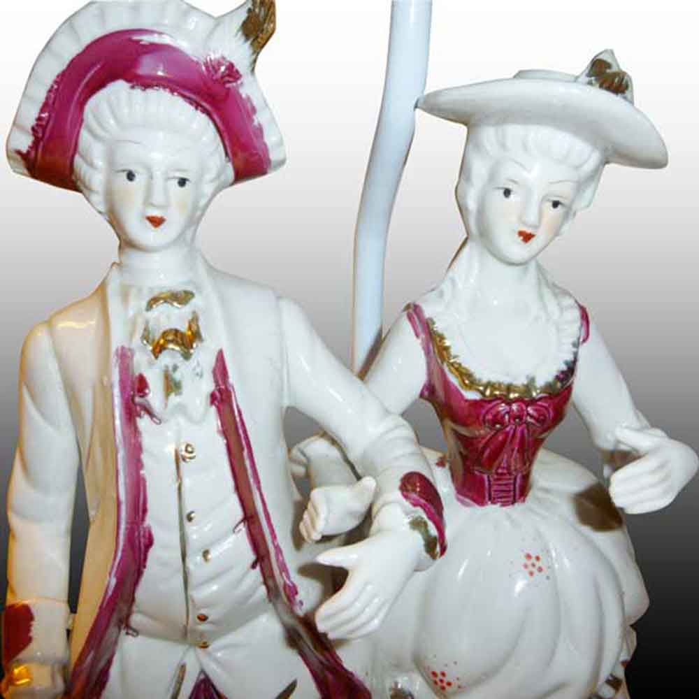 Porcelaine Francaise-lampadaire romantique en biscuit de porcelaine XXe siecle