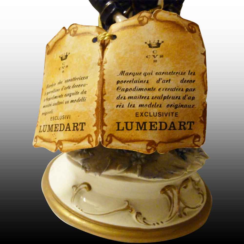 Porcelaine Francaise-lampadaire romantique en biscuit de porcelaine XXe siecle