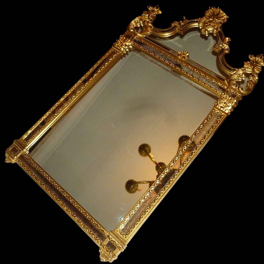 miroir de style Louis XV en bois doré à la feuille d'or