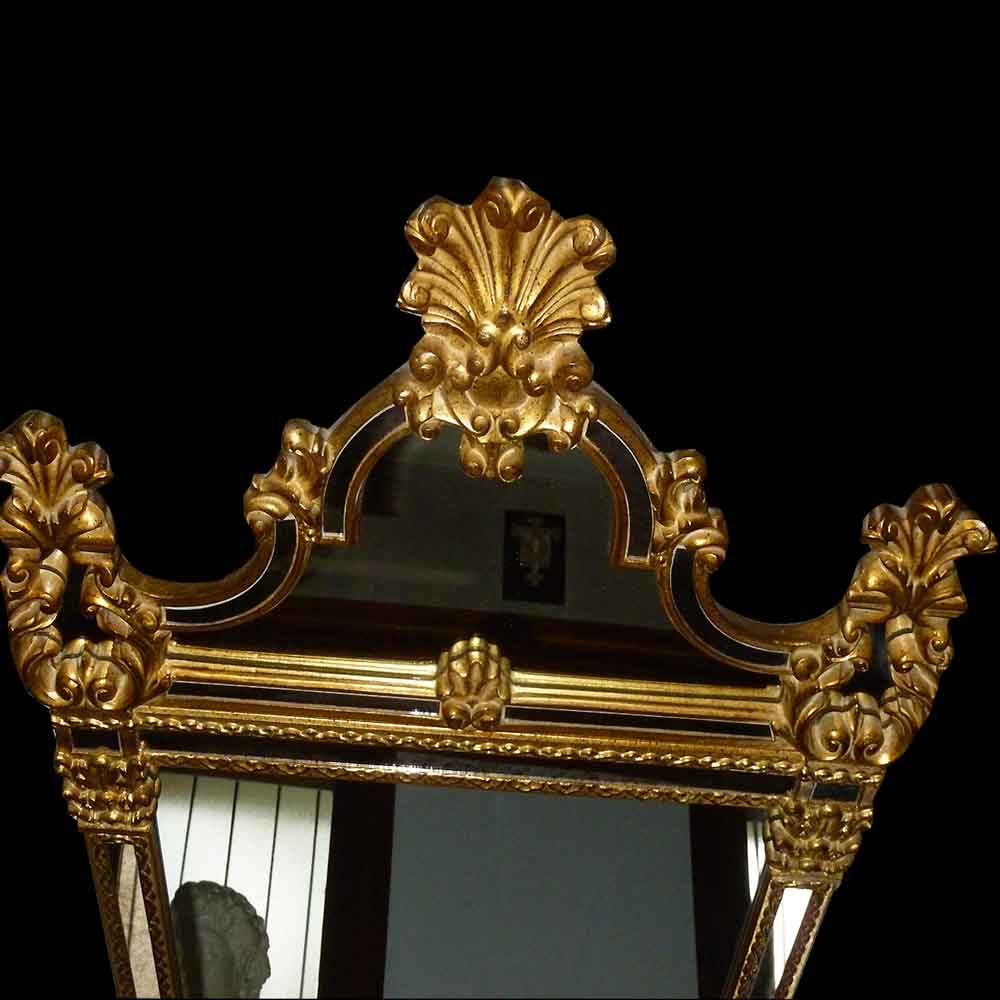 miroir de style Louis XV en bois doré à la feuille d'or