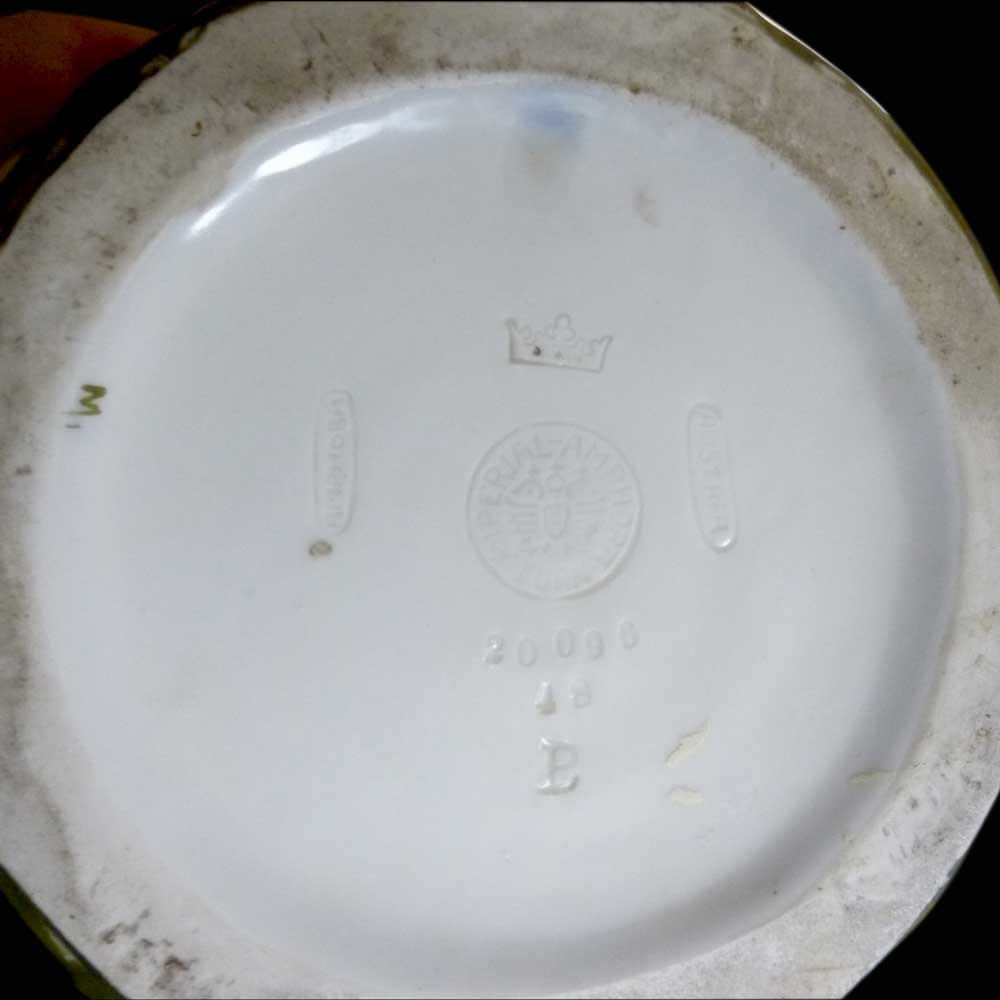 ceramique Imperial Amphora-vase panier aux putti