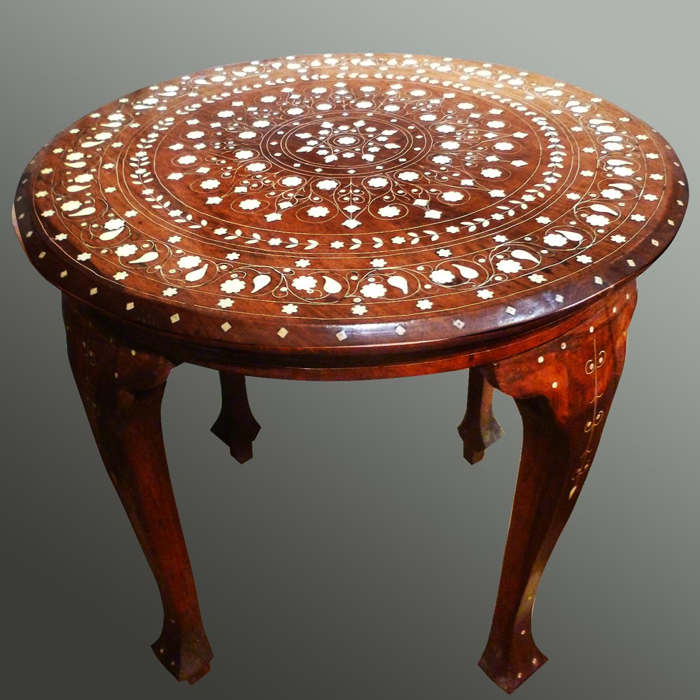 Circular oriental coffee table XIXth century