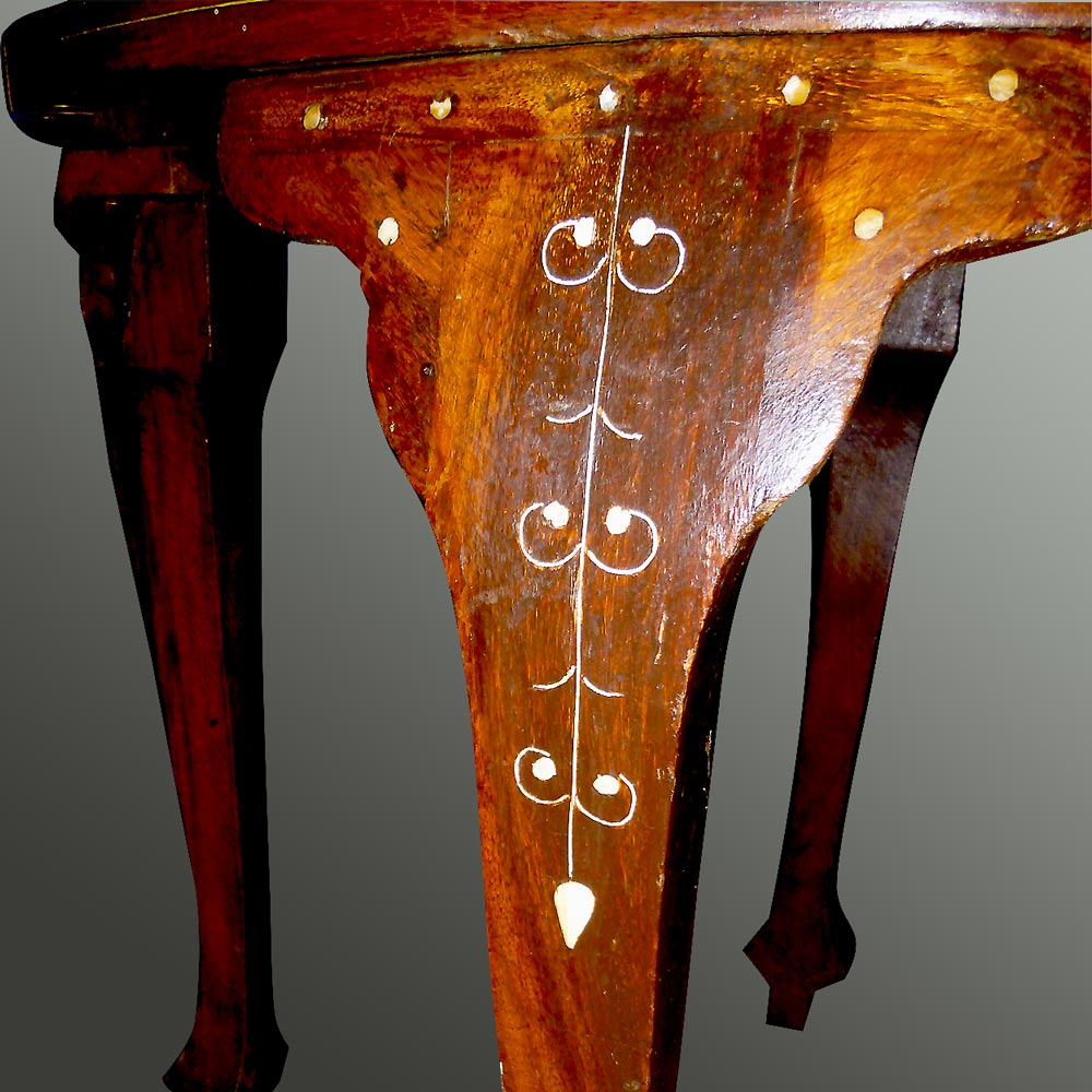 Table basse orientale XIX eme siècle