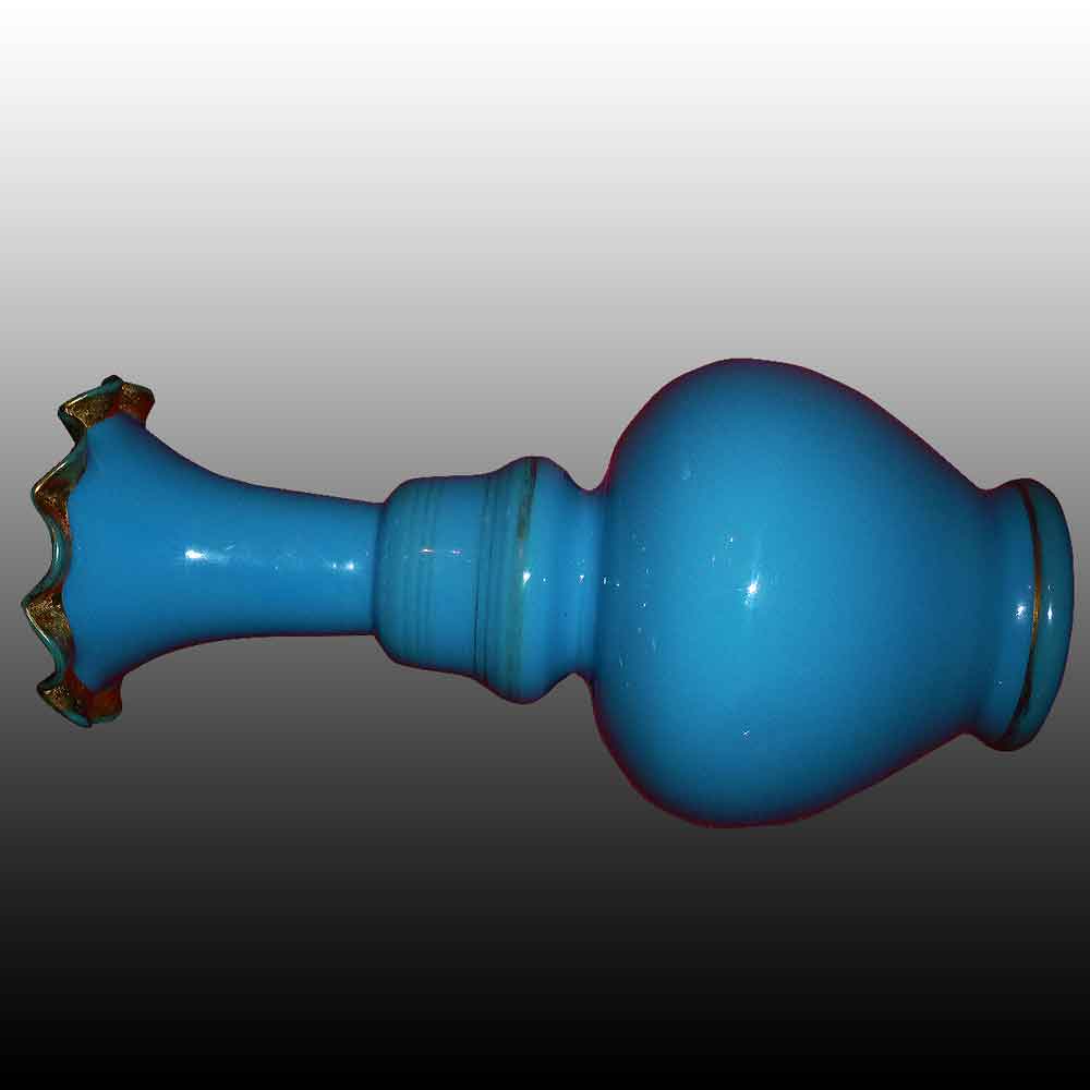 vase balustre en opaline bleu d'époque Charles X