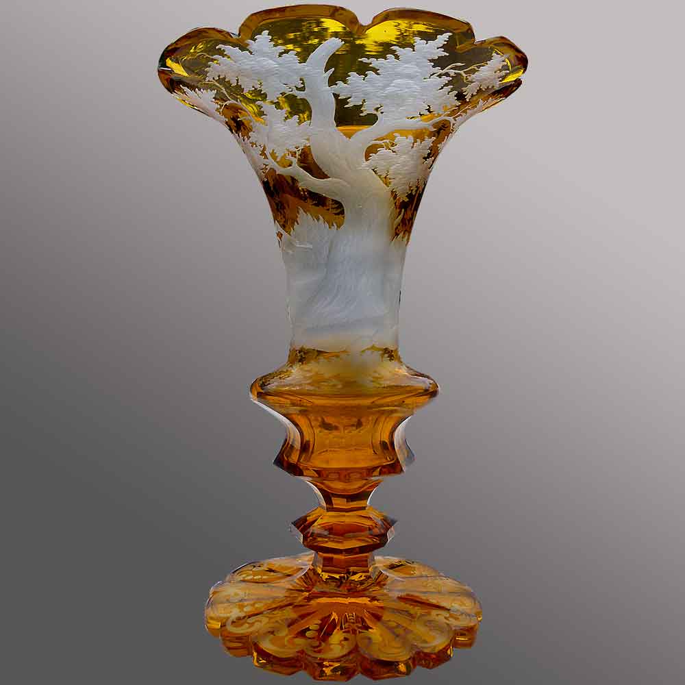 Boheems kristal, 19e eeuwse kristallen kegelvaas