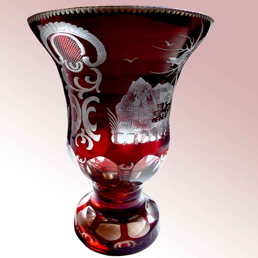 Boheemse kristallen vaas gegraveerd 1880 th