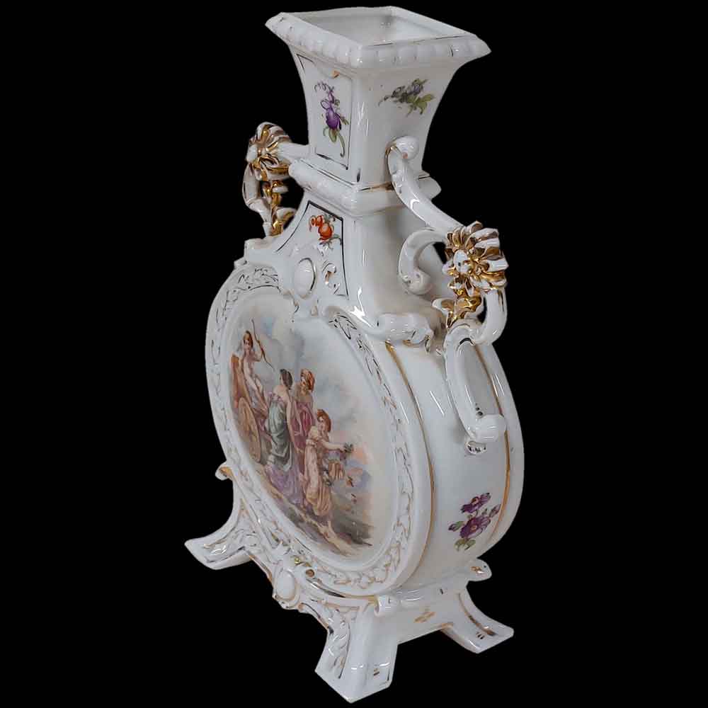 Vase in vienna porcelain 19th century