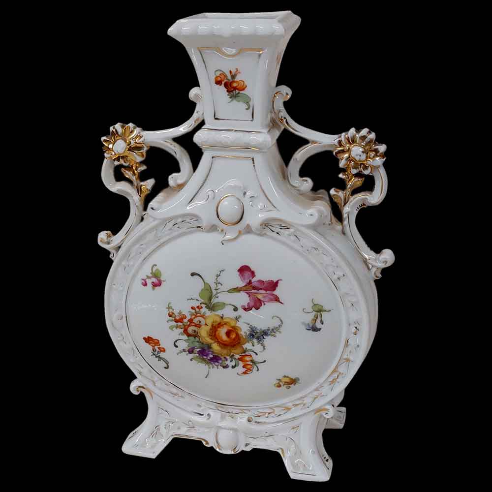 Vase in vienna porcelain 19th century